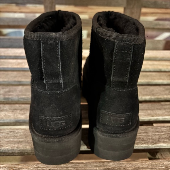Authentic UGG Classic mini Platform Boots Black Size 9 New - Picture 3 of 9